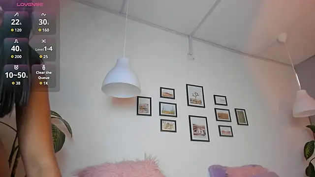 Coco joness online show from 11-28-25, 08:11