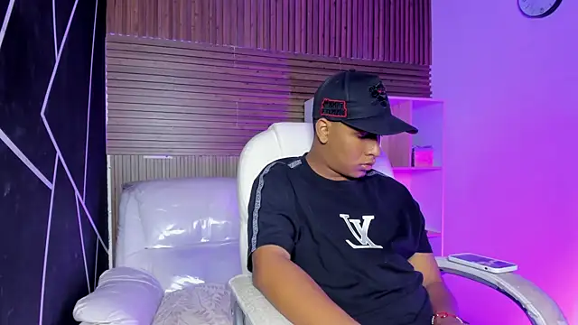 IsaacBlack  online show from 09-14-25, 04:22