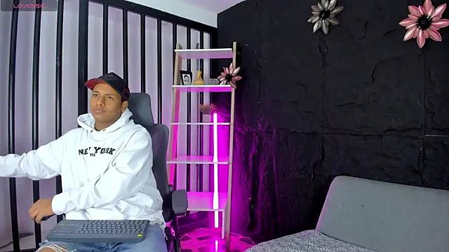 IsaacBlack  online show from 10-08-25, 04:10