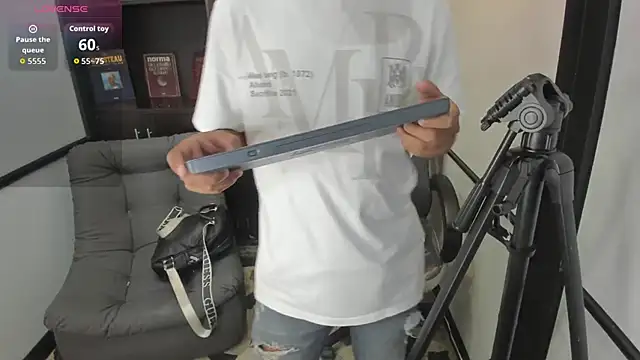 IsaacBlack  online show from 10-12-25, 04:11