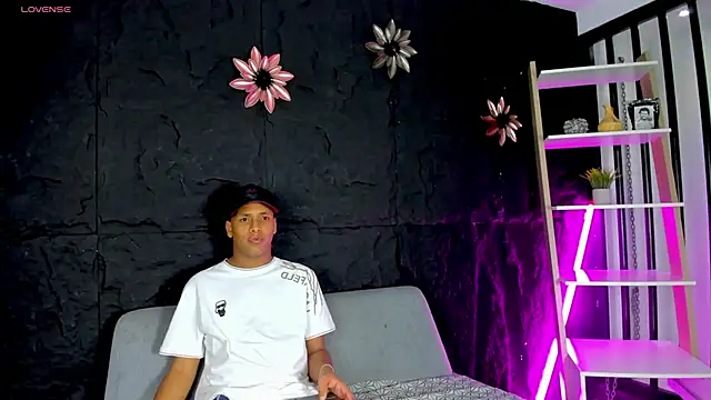 IsaacBlack  online show from 10-16-25, 04:57