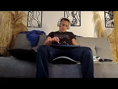 Masterblue hot online show from 02-12-26, 09:21