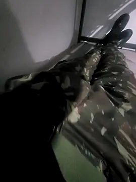 Snapshot of Braz96 chatting on 11-10-25, 05:12 Braz96 online show from 11-10-25, 05:12