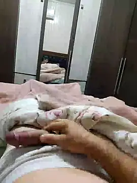 Gustavo198045 online show from 11-17-25, 03:56