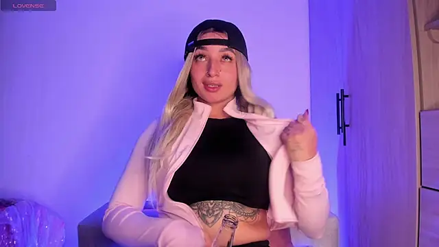 scarlett Collinss online show from 10-05-25, 02:32