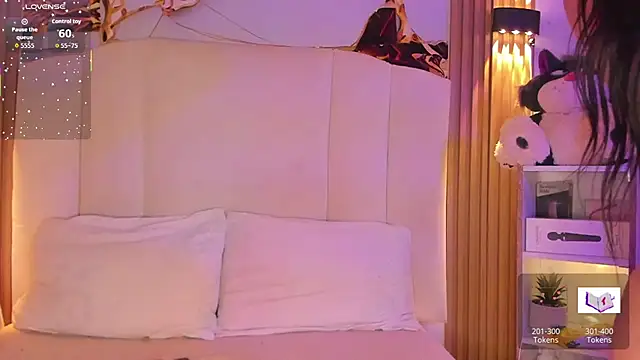 Snapshot of AgathaAtenea chatting on 09-23-25, 06:11 AgathaAtenea online show from 09-23-25, 06:11