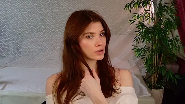 Angell Wild online show from 10-21-25, 01:34