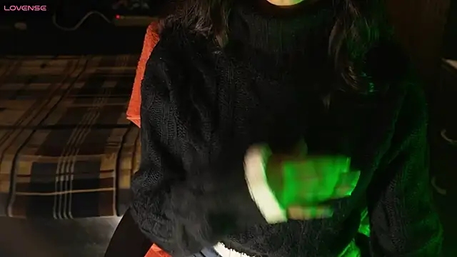 NidhiChandra online show from 12-22-25, 12:13