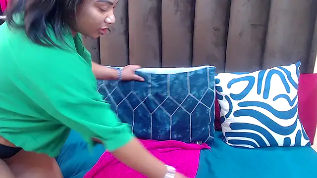 Snapshot of AfricanQueenxx40 chatting on 11-14-25, 07:34 AfricanQueenxx40 online show from 11-14-25, 07:34