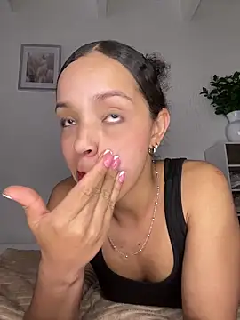 Snapshot of Yasmin777_ chatting on 05-19-26, 10:16 Yasmin777 online show from 05-19-26, 10:16