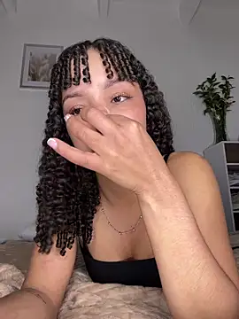 Snapshot of Yasmin777_ chatting on 06-11-26, 01:16 Yasmin777 online show from 06-11-26, 01:16