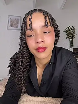 Snapshot of Yasmin777_ chatting on 06-11-26, 05:22 Yasmin777 online show from 06-11-26, 05:22