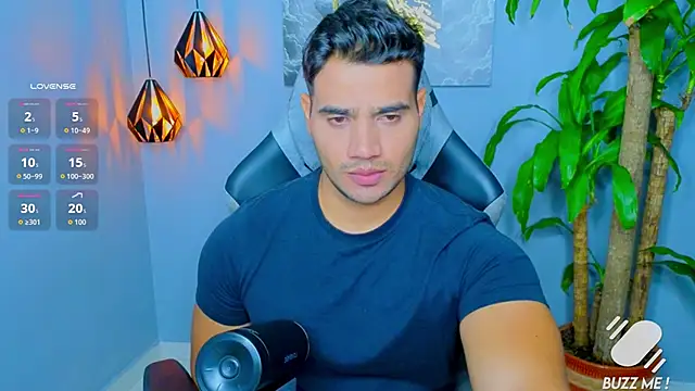 AndresR3 online show from 09-10-25, 01:38