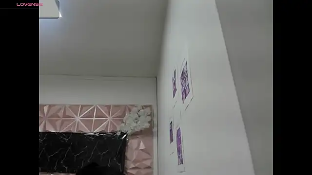 Scarlet fx online show from 03-12-26, 12:33