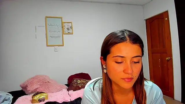 Ana  Pink online show from 10-04-25, 12:30