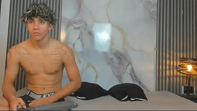 RihanandDrake online show from 09-13-25, 03:39