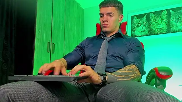 ALPHA DOMINUS  online show from 09-14-25, 04:00