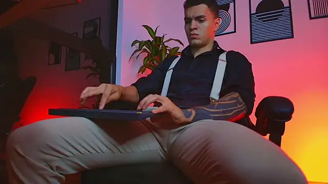 ALPHA DOMINUS  online show from 04-25-26, 03:42