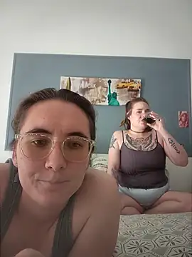 AndHerXO online show from 04-24-26, 03:47