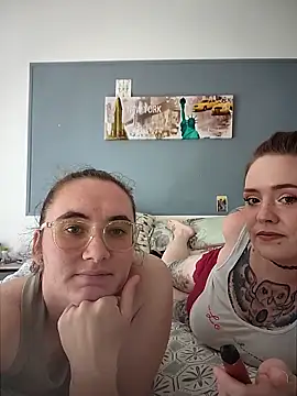 AndHerXO online show from 04-26-26, 02:37