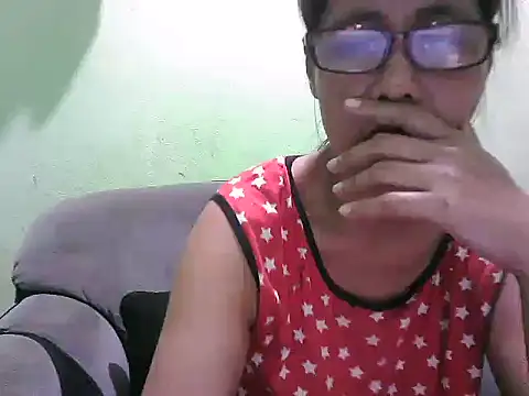 Snapshot of HotLadyPinay32 chatting on 06-04-26, 11:49 HotLadyPinay32 online show from 06-04-26, 11:49
