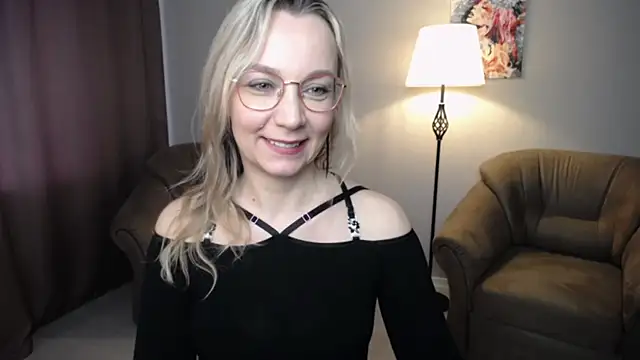 Snapshot of Ava_Elior chatting on 05-13-26, 10:01 Ava Elior online show from 05-13-26, 10:01