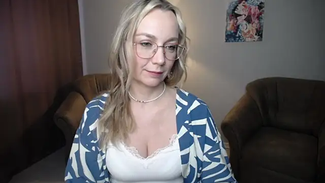Snapshot of Ava_Elior chatting on 06-07-26, 12:09 Ava Elior online show from 06-07-26, 12:09