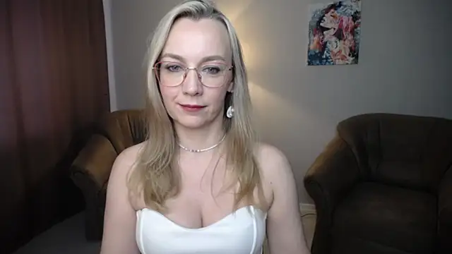 Snapshot of Ava_Elior chatting on 06-10-26, 11:09 Ava Elior online show from 06-10-26, 11:09