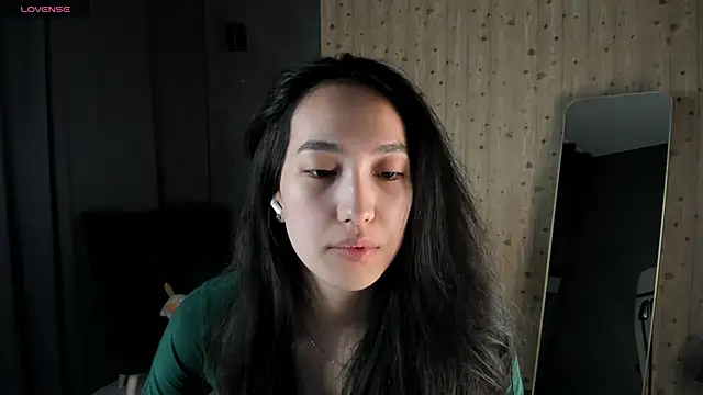 FlirtyAura online show from 04-18-26, 01:31