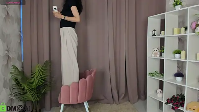 FlirtyAura online show from 05-12-26, 11:40
