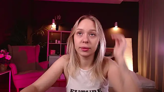 Pooja Hegde online show from 09-15-25, 01:05