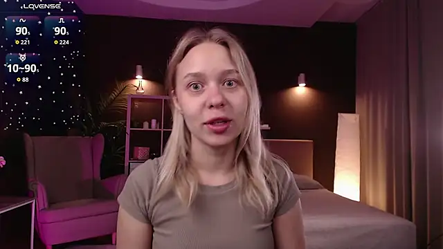 Pooja Hegde online show from 09-22-25, 01:07