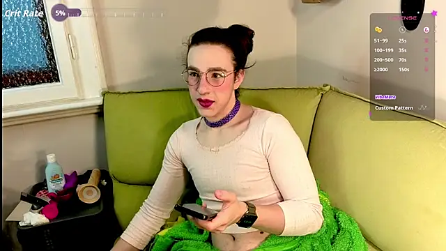 Snapshot of Zesty_Peach chatting on 10-08-25, 10:24 Zesty Peach online show from 10-08-25, 10:24