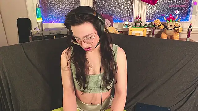 Snapshot of Zesty_Peach chatting on 03-05-26, 01:34 Zesty Peach online show from 03-05-26, 01:34