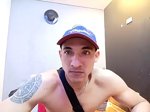 Snapshot of jhonny_thes28 chatting on 09-28-25, 01:33 jhonny thes28 online show from 09-28-25, 01:33