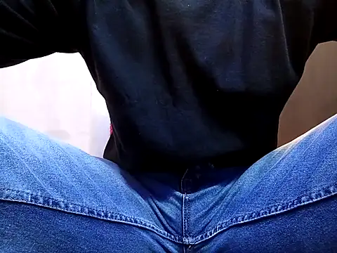 Snapshot of jhonny_thes28 chatting on 10-15-25, 12:44 jhonny thes28 online show from 10-15-25, 12:44