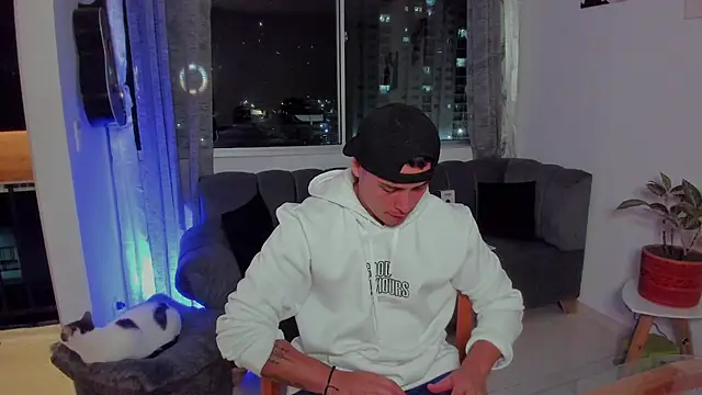 Snapshot of connorsmiith chatting on 09-22-25, 02:46 connorsmiith online show from 09-22-25, 02:46