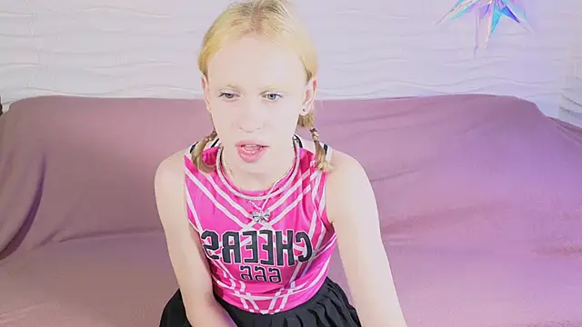 Snapshot of BarbieRichy chatting on 11-30-25, 05:11 BarbieRichy online show from 11-30-25, 05:11