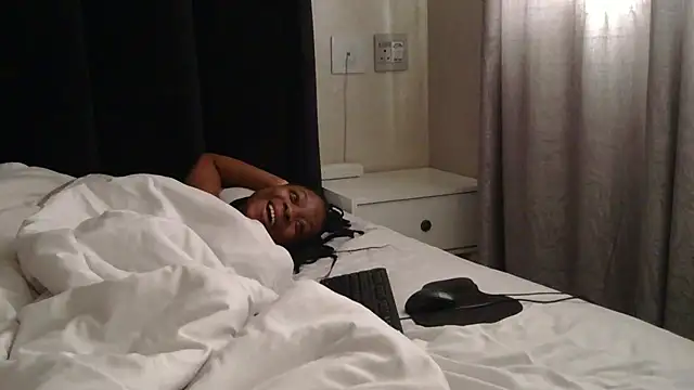 Snapshot of Ivysol chatting on 10-11-25, 06:23 Ivysol online show from 10-11-25, 06:23