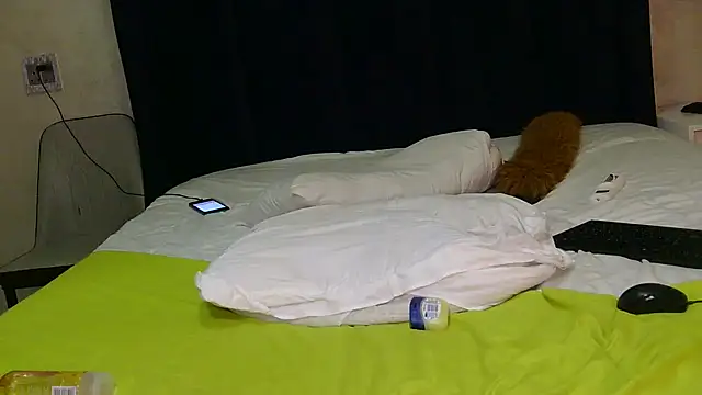 Snapshot of Ivysol chatting on 10-13-25, 04:29 Ivysol online show from 10-13-25, 04:29