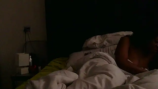 Snapshot of Ivysol chatting on 10-18-25, 08:15 Ivysol online show from 10-18-25, 08:15