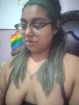 Snapshot of Lovelyrainn chatting on 11-01-25, 01:18 Lovelyrainn online show from 11-01-25, 01:18