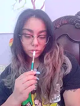 Snapshot of Lovelyrainn chatting on 11-30-25, 04:22 Lovelyrainn online show from 11-30-25, 04:22