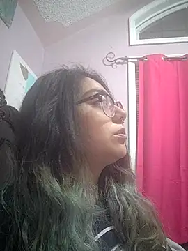 Snapshot of Lovelyrainn chatting on 12-14-25, 01:33 Lovelyrainn online show from 12-14-25, 01:33