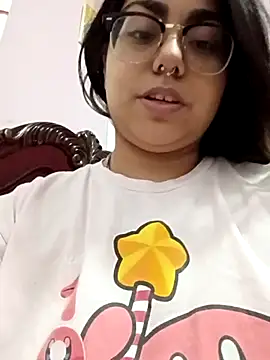 Snapshot of Lovelyrainn chatting on 12-20-25, 12:29 Lovelyrainn online show from 12-20-25, 12:29