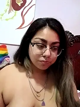 Snapshot of Lovelyrainn chatting on 12-20-25, 02:02 Lovelyrainn online show from 12-20-25, 02:02