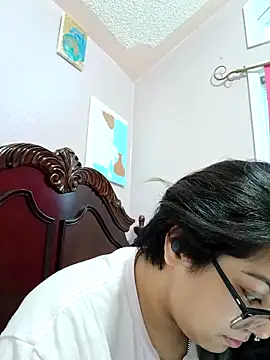 Lovelyrainn online show from 12-21-25, 01:29