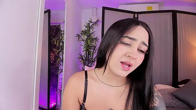 ChloeShade online show from 12-05-25, 07:43