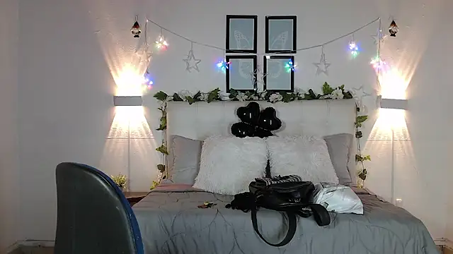 Megan 05  online show from 01-11-26, 07:41