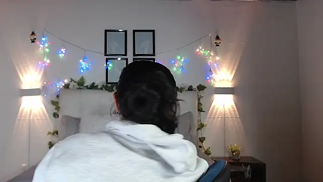 Megan 05  online show from 04-27-26, 06:50